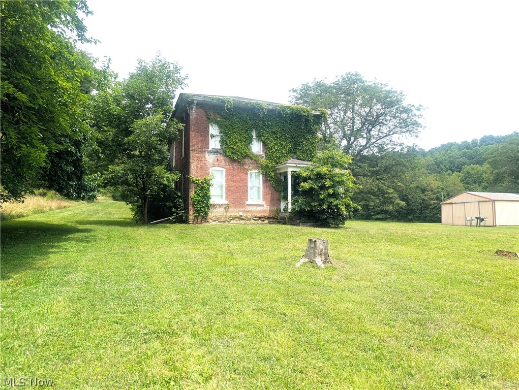 5715 Greer Road SE Uhrichsville OH 44683