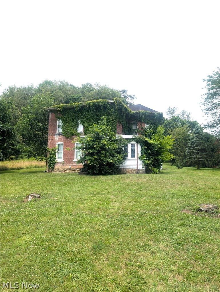 5715 Greer Road SE Uhrichsville OH 44683