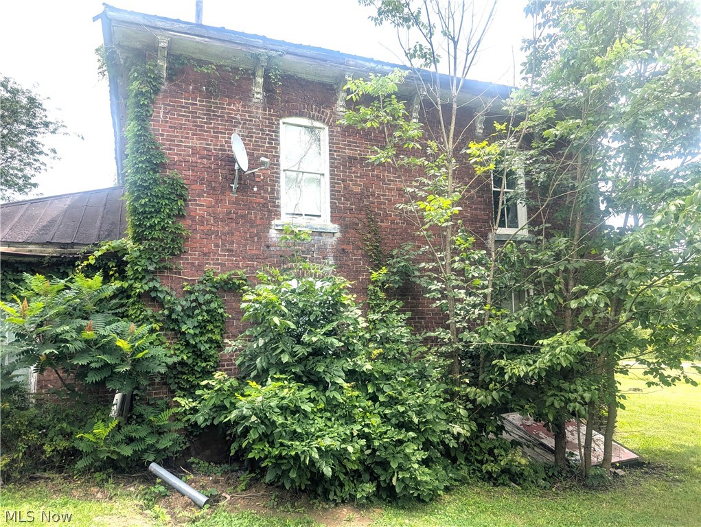 5715 Greer Road SE Uhrichsville OH 44683