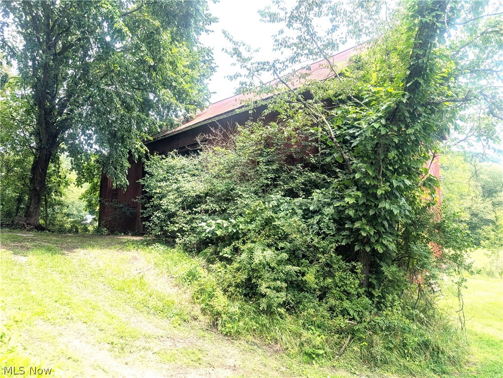 5715 Greer Road SE Uhrichsville OH 44683
