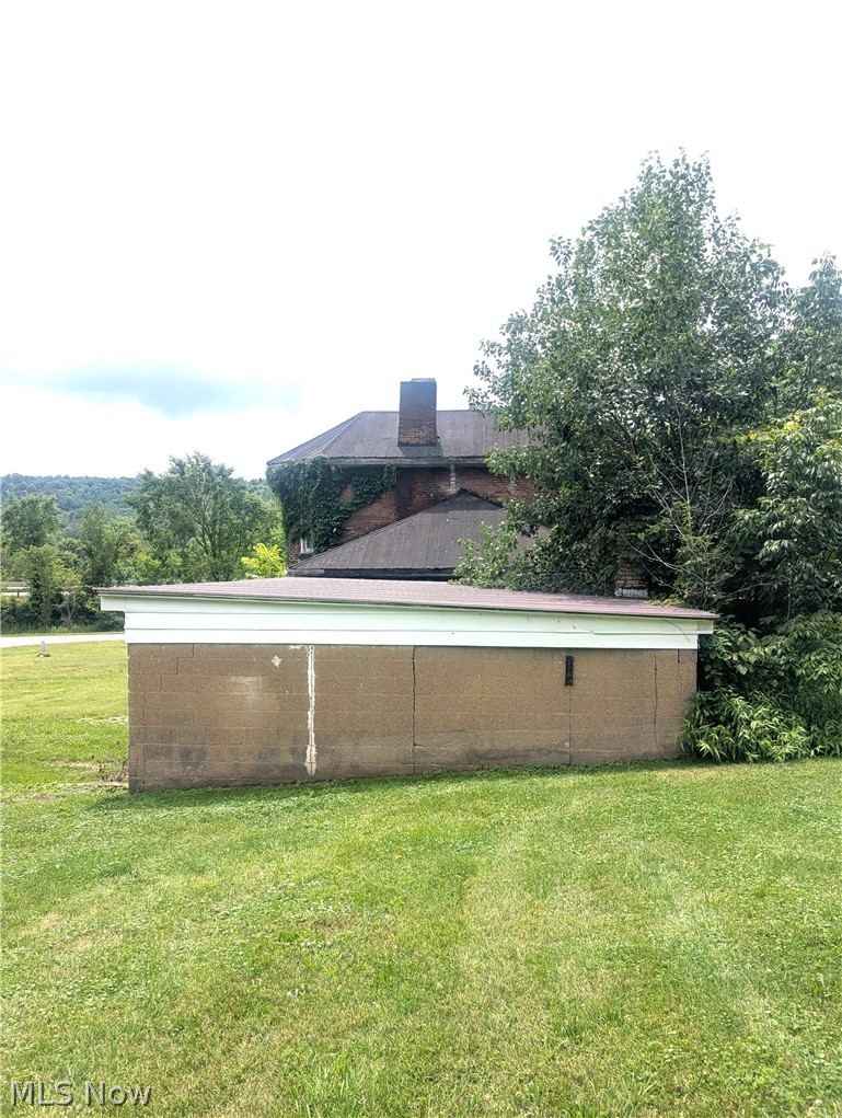5715 Greer Road SE Uhrichsville OH 44683