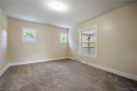 1152 Manning Avenue Akron OH 44307