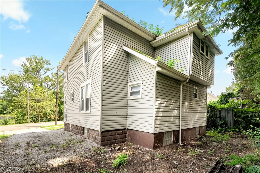 1152 Manning Avenue Akron OH 44307