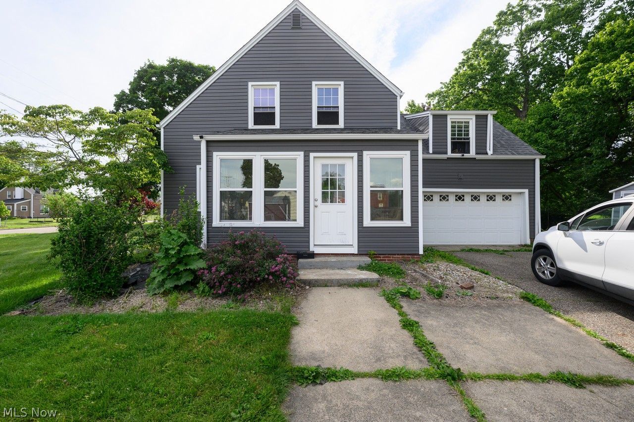 211 Woodrow Street NW North Canton OH 44720