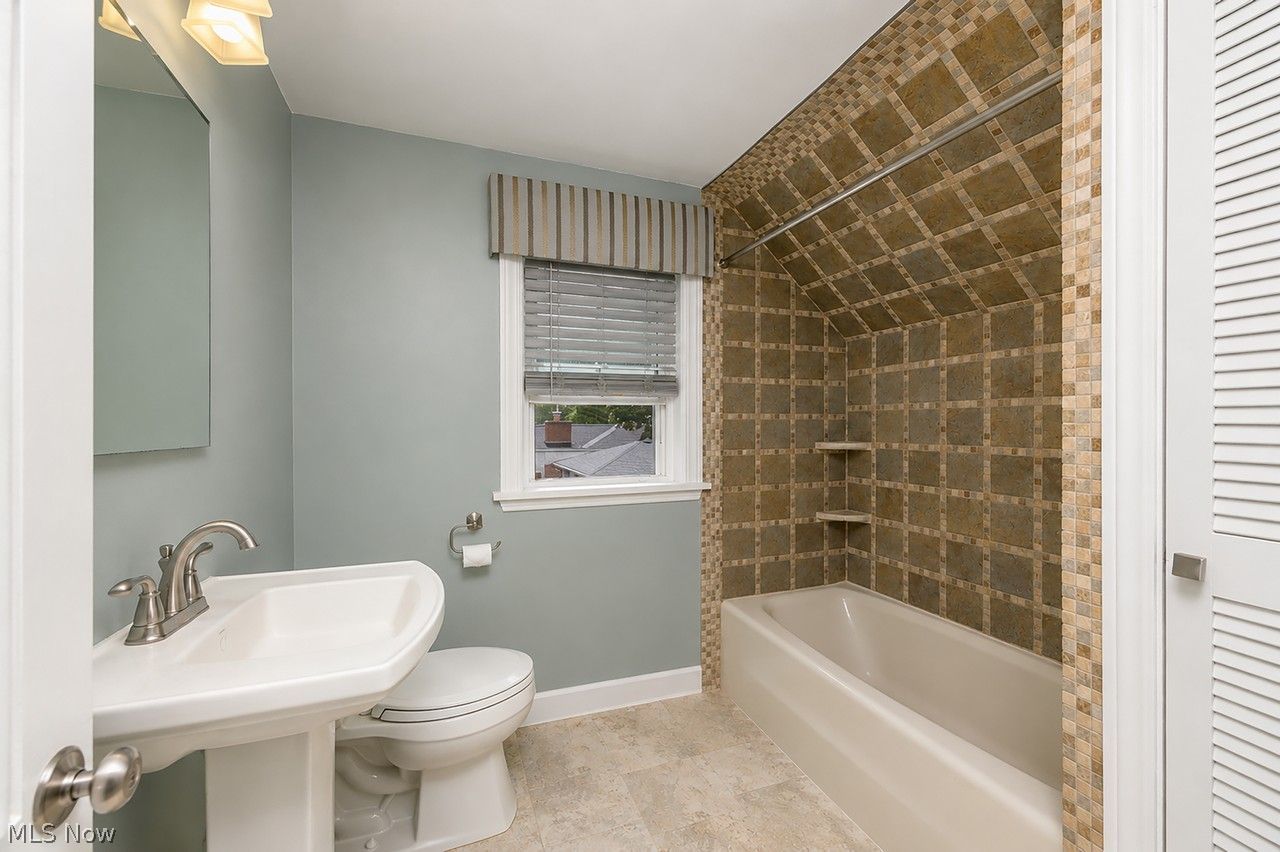 211 Woodrow Street NW North Canton OH 44720