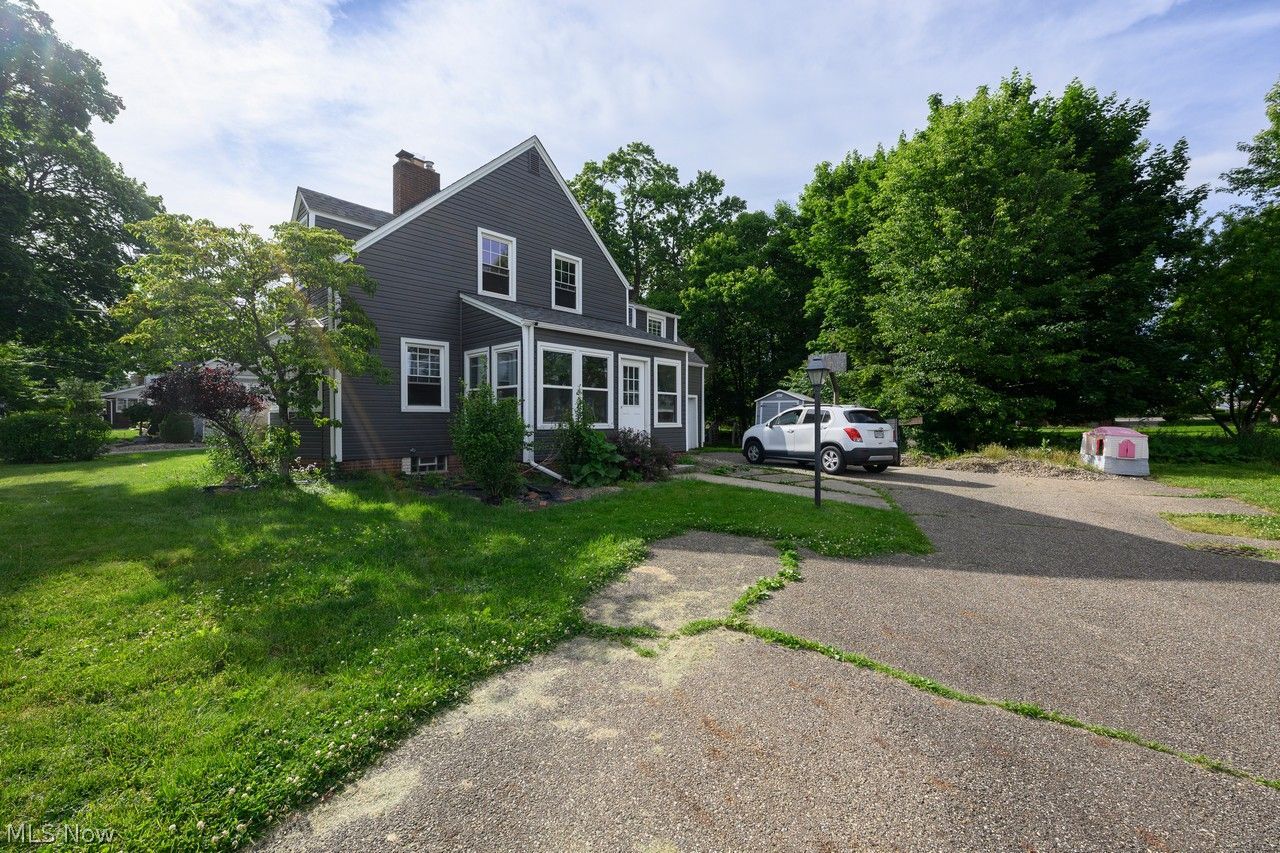 211 Woodrow Street NW North Canton OH 44720