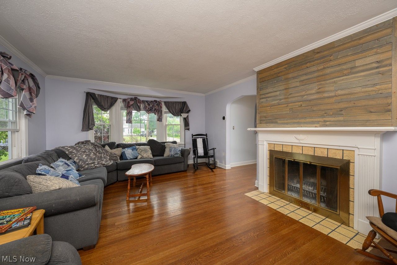 211 Woodrow Street NW North Canton OH 44720