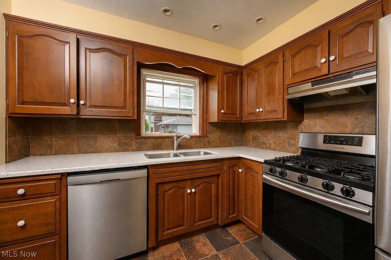 211 Woodrow Street NW North Canton OH 44720