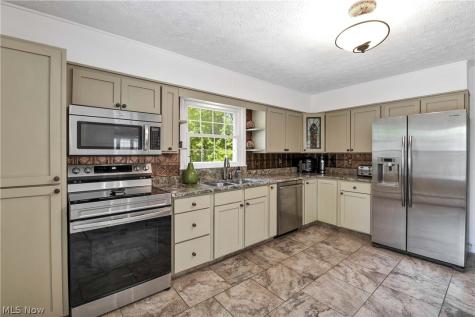 32207 Lake Road Avon Lake OH 44012