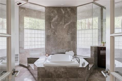 25 River Mountain Drive Moreland Hills OH 44022