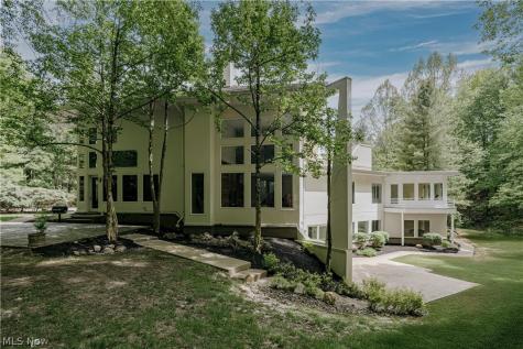 25 River Mountain Drive Moreland Hills OH 44022