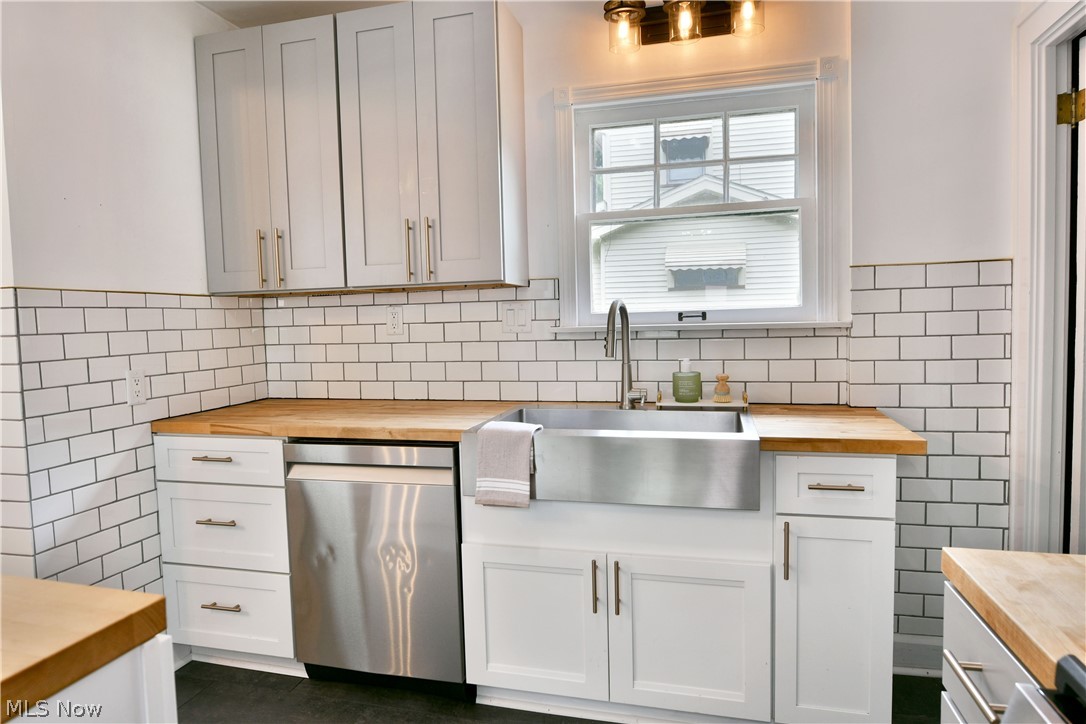 1735 Edgewood Street NE Warren OH 44483