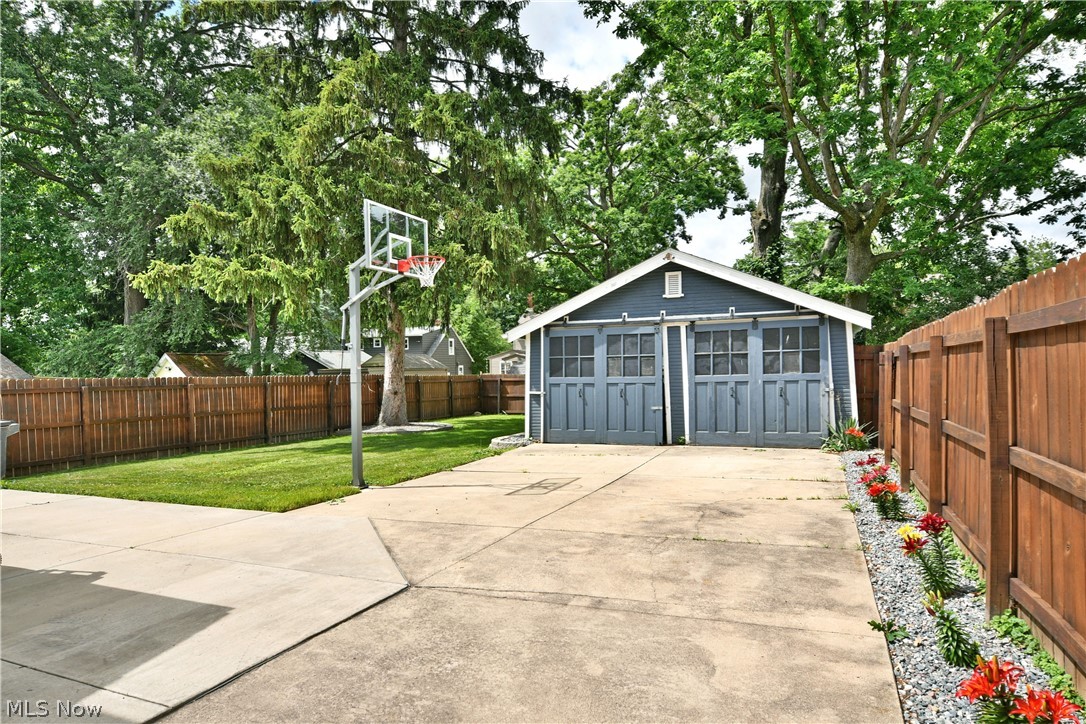 1735 Edgewood Street NE Warren OH 44483