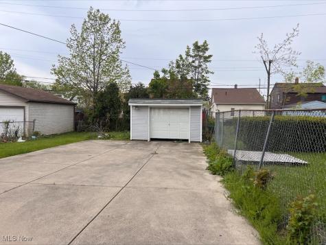 3976 E 154th Street Cleveland OH 44128