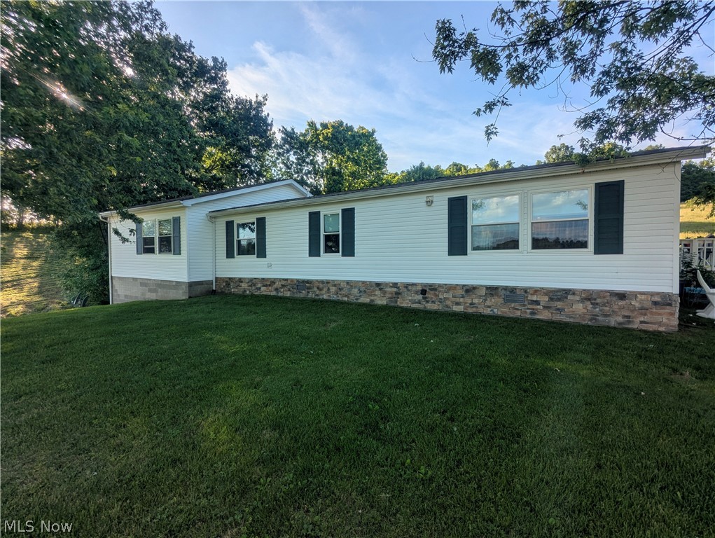 18395 Leatherwood Road Salesville OH 43778