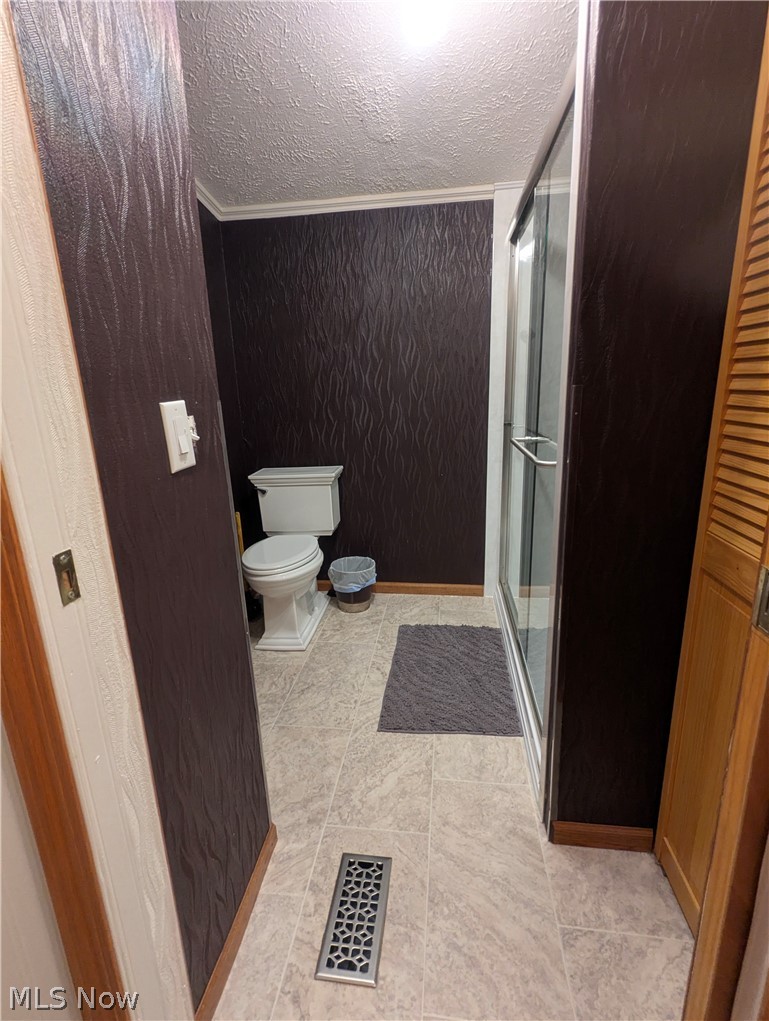 18395 Leatherwood Road Salesville OH 43778