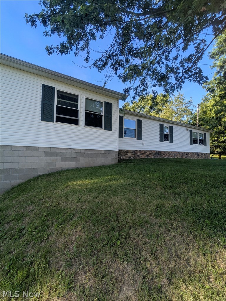18395 Leatherwood Road Salesville OH 43778