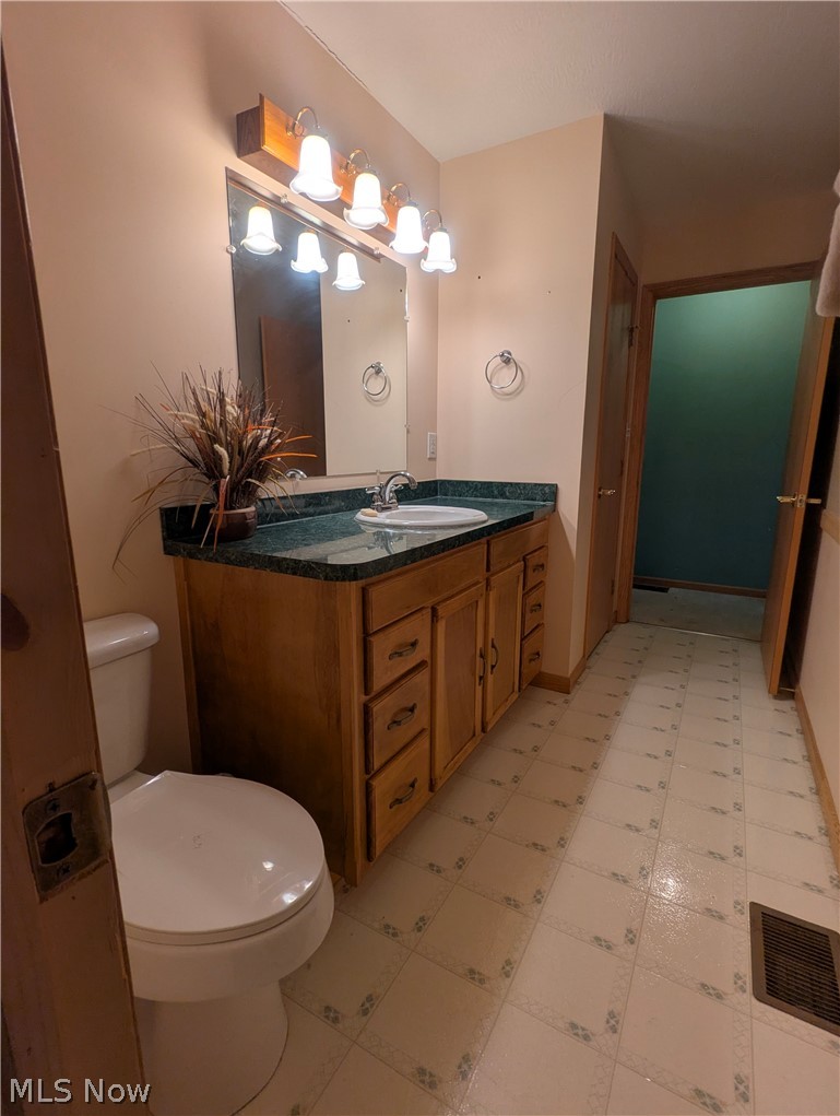 18395 Leatherwood Road Salesville OH 43778