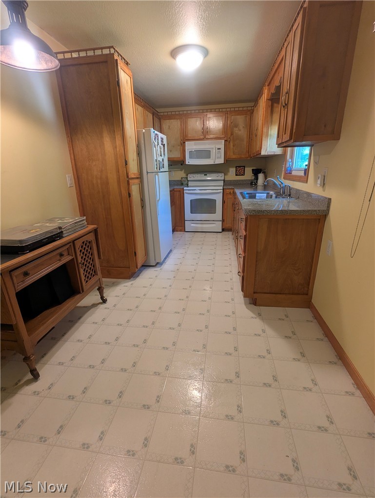 18395 Leatherwood Road Salesville OH 43778