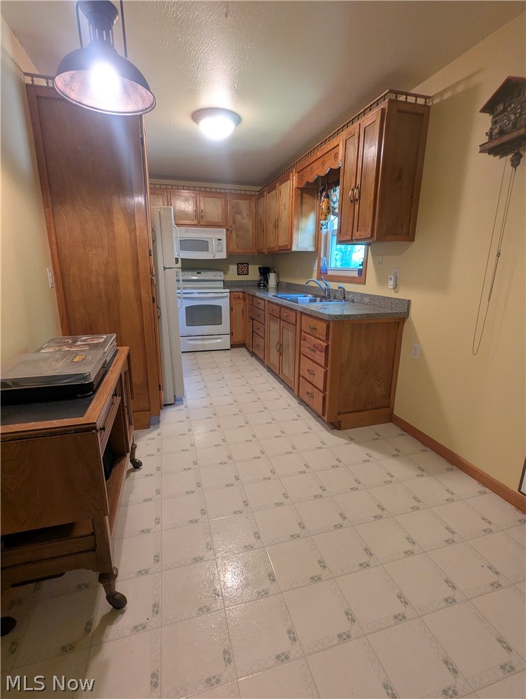 18395 Leatherwood Road Salesville OH 43778