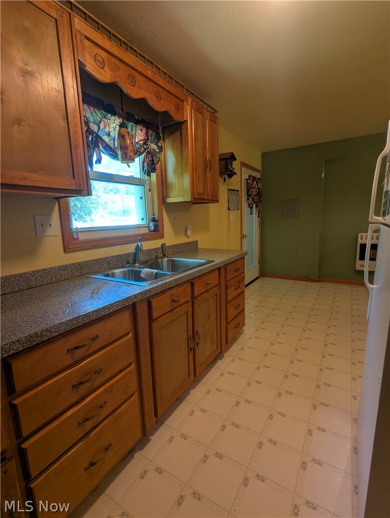 18395 Leatherwood Road Salesville OH 43778