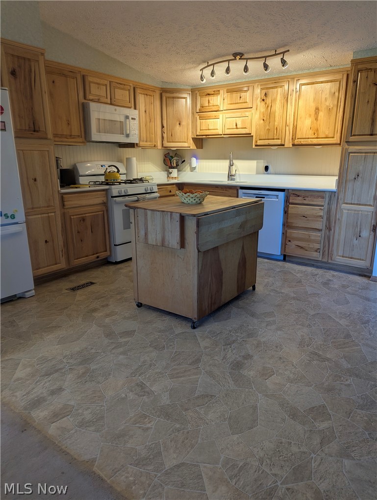 18395 Leatherwood Road Salesville OH 43778