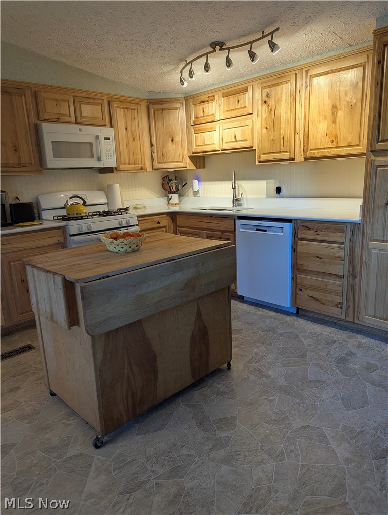 18395 Leatherwood Road Salesville OH 43778