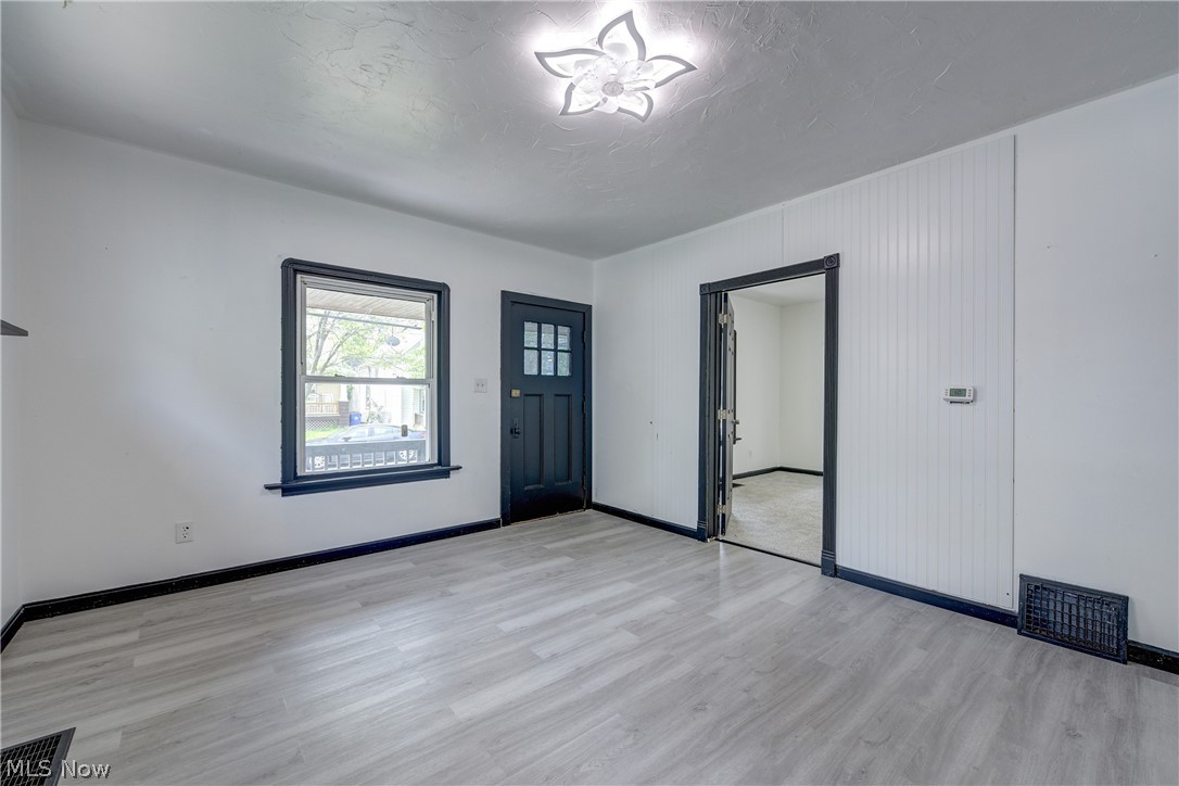 2718 Roanoke Avenue Cleveland OH 44109