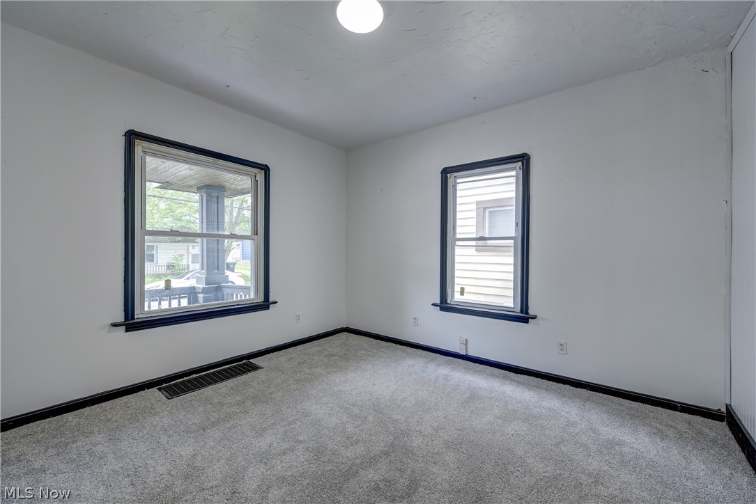 2718 Roanoke Avenue Cleveland OH 44109
