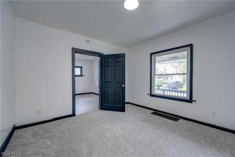 2718 Roanoke Avenue Cleveland OH 44109