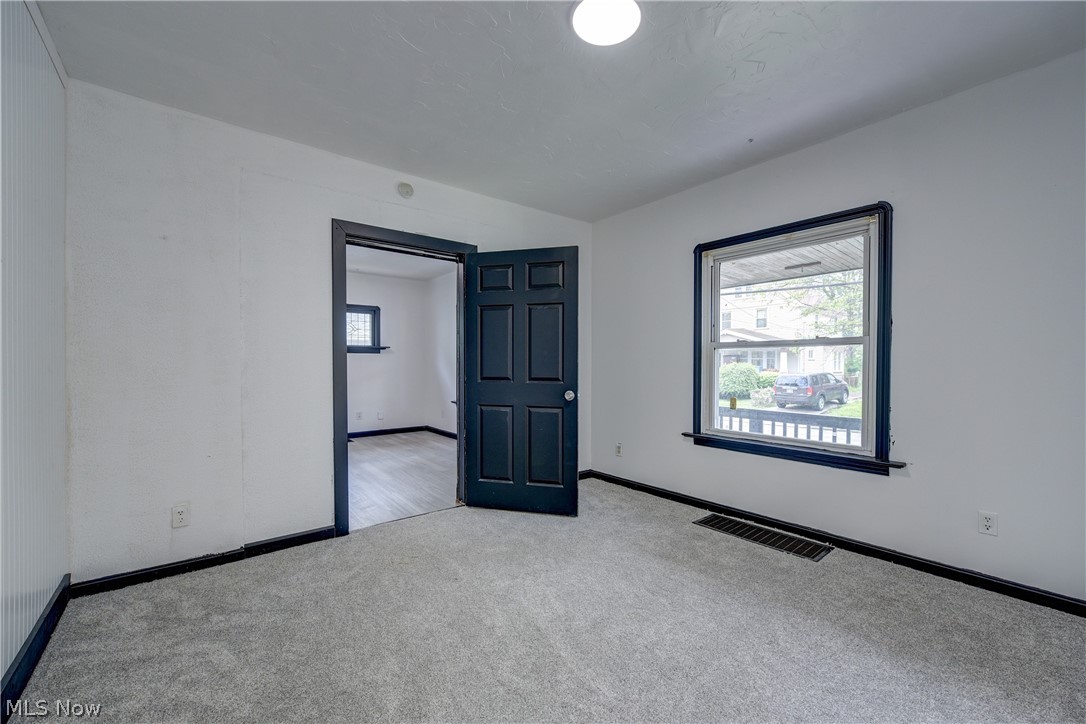 2718 Roanoke Avenue Cleveland OH 44109