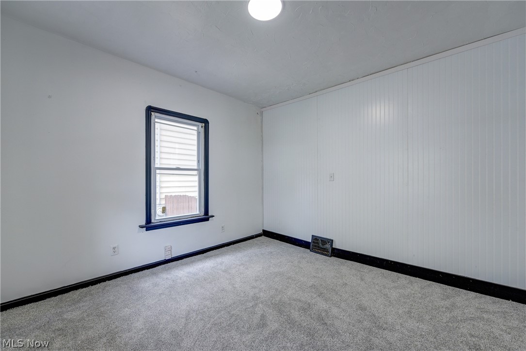 2718 Roanoke Avenue Cleveland OH 44109