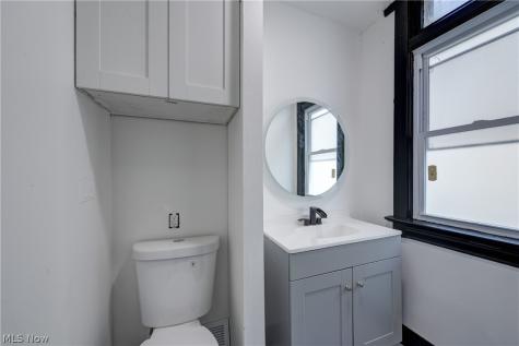 2718 Roanoke Avenue Cleveland OH 44109
