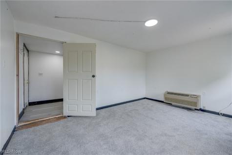 2718 Roanoke Avenue Cleveland OH 44109