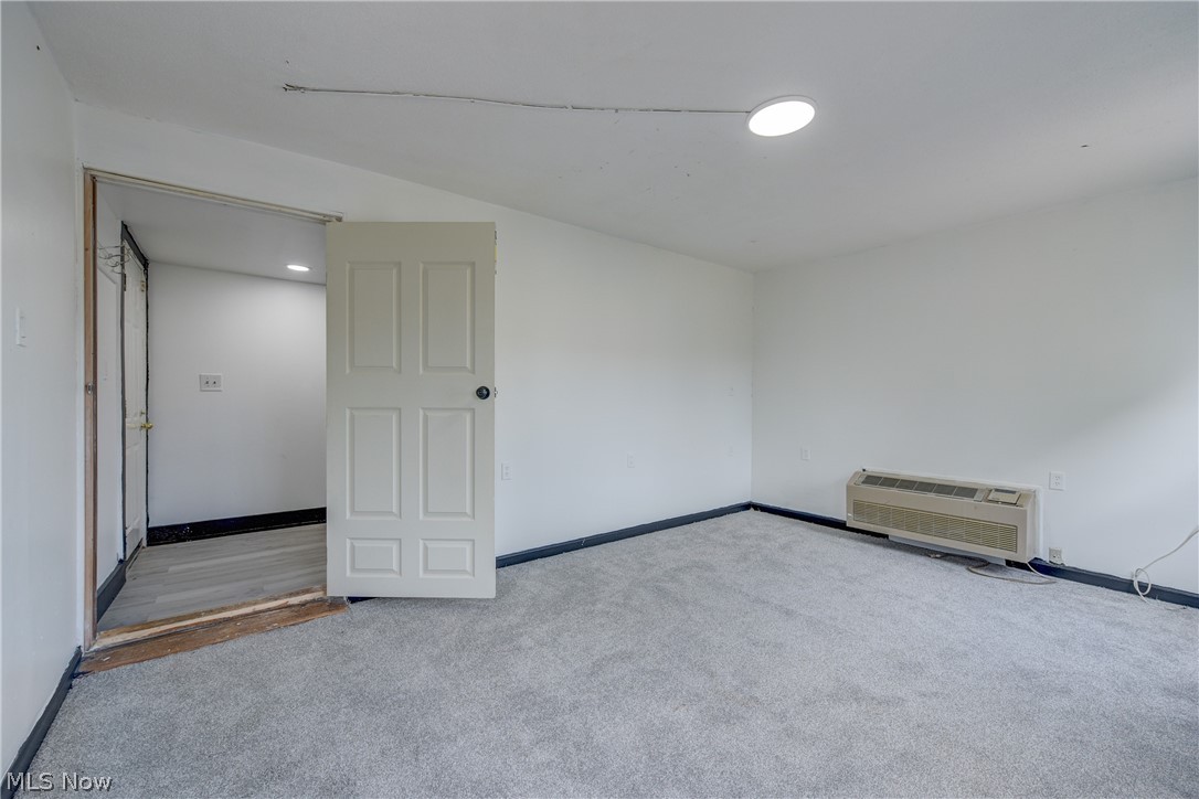 2718 Roanoke Avenue Cleveland OH 44109