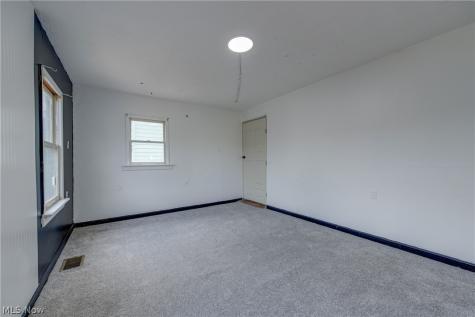2718 Roanoke Avenue Cleveland OH 44109