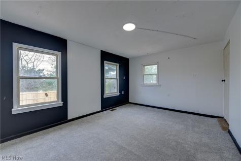 2718 Roanoke Avenue Cleveland OH 44109
