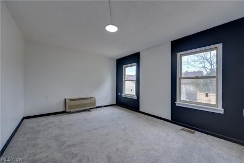 2718 Roanoke Avenue Cleveland OH 44109