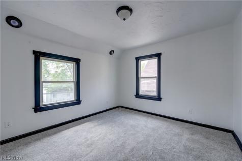 2718 Roanoke Avenue Cleveland OH 44109