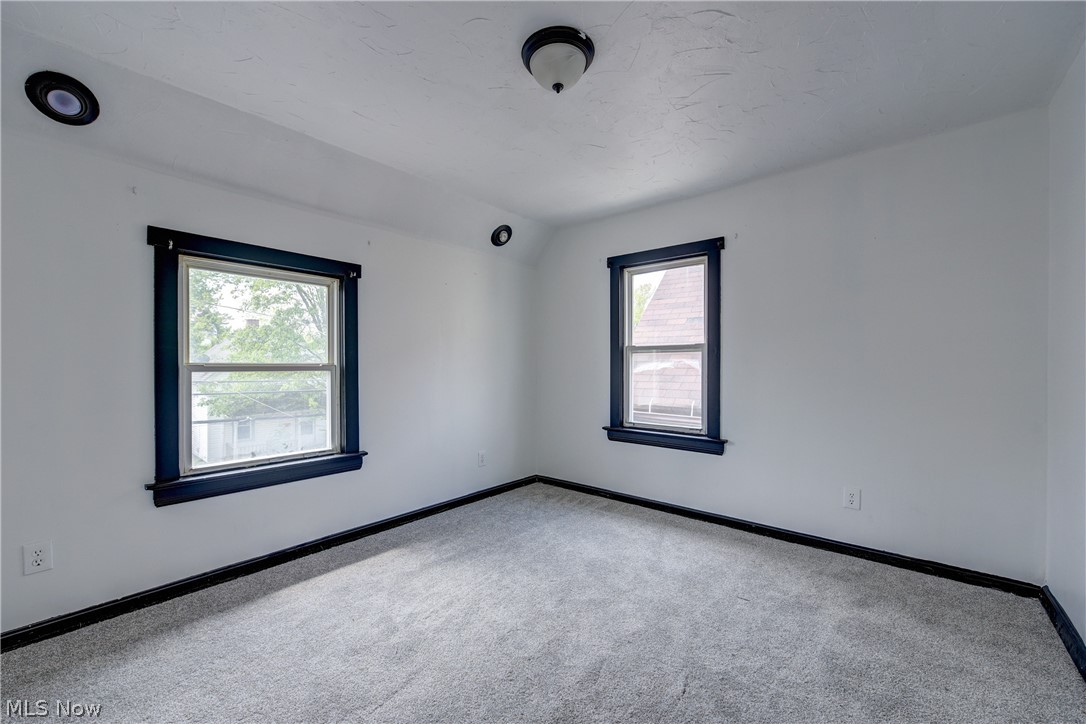 2718 Roanoke Avenue Cleveland OH 44109