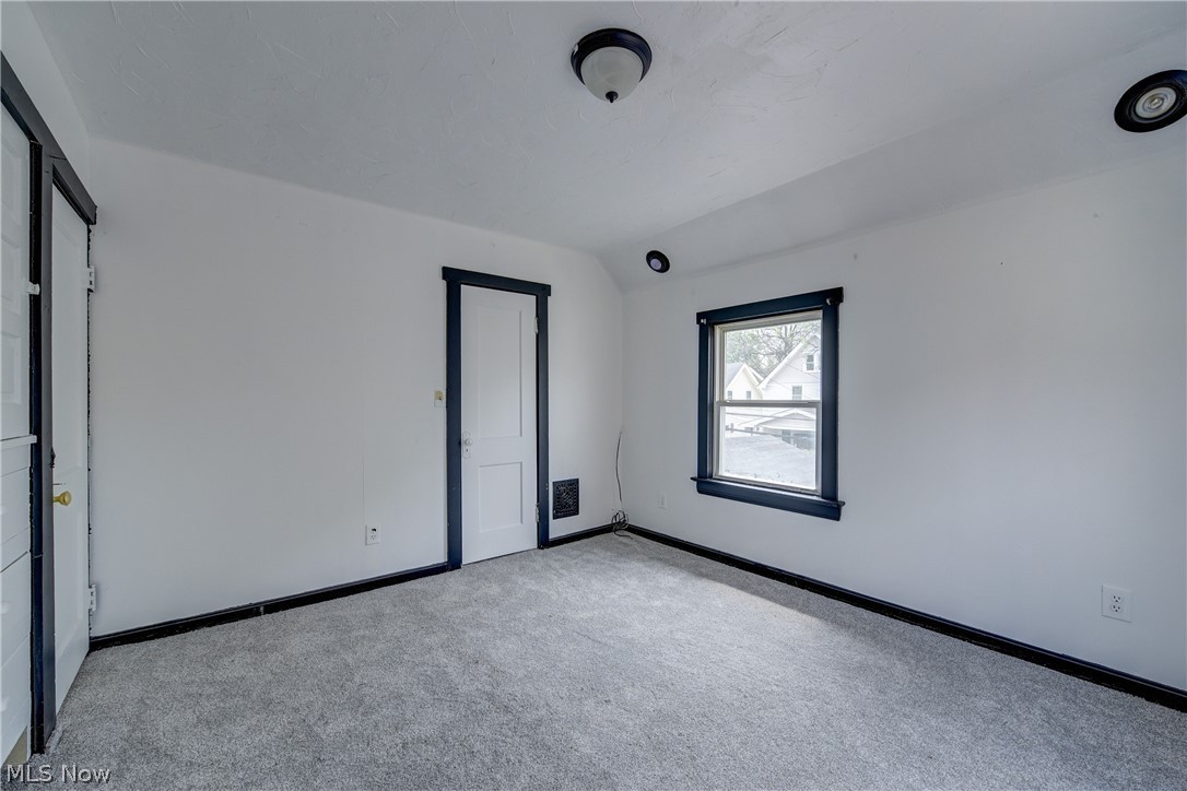 2718 Roanoke Avenue Cleveland OH 44109