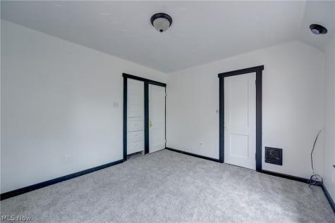 2718 Roanoke Avenue Cleveland OH 44109