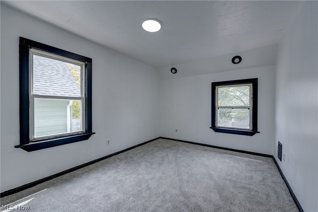 2718 Roanoke Avenue Cleveland OH 44109