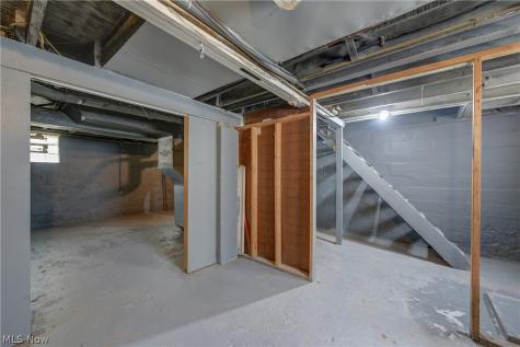 2718 Roanoke Avenue Cleveland OH 44109