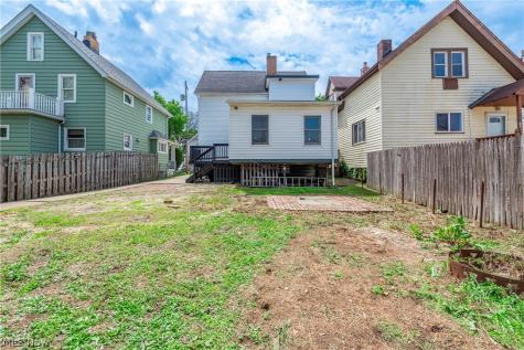 2718 Roanoke Avenue Cleveland OH 44109