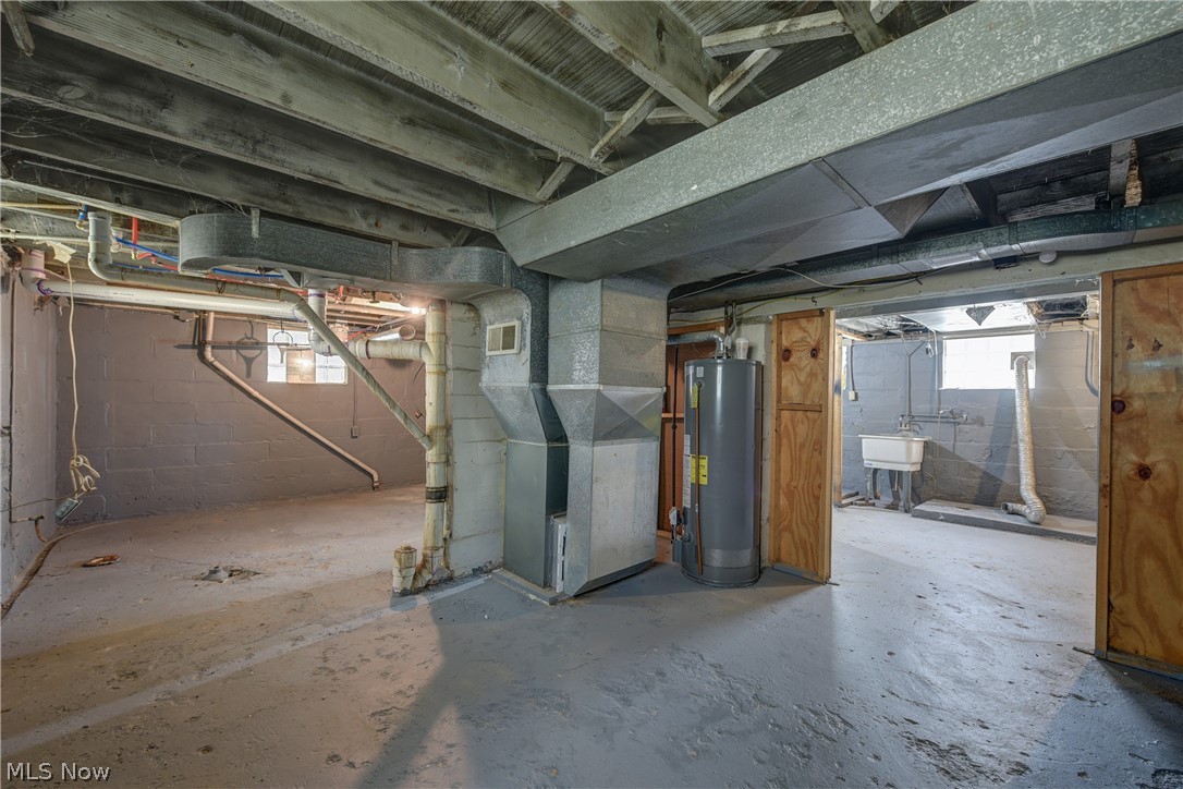 2718 Roanoke Avenue Cleveland OH 44109
