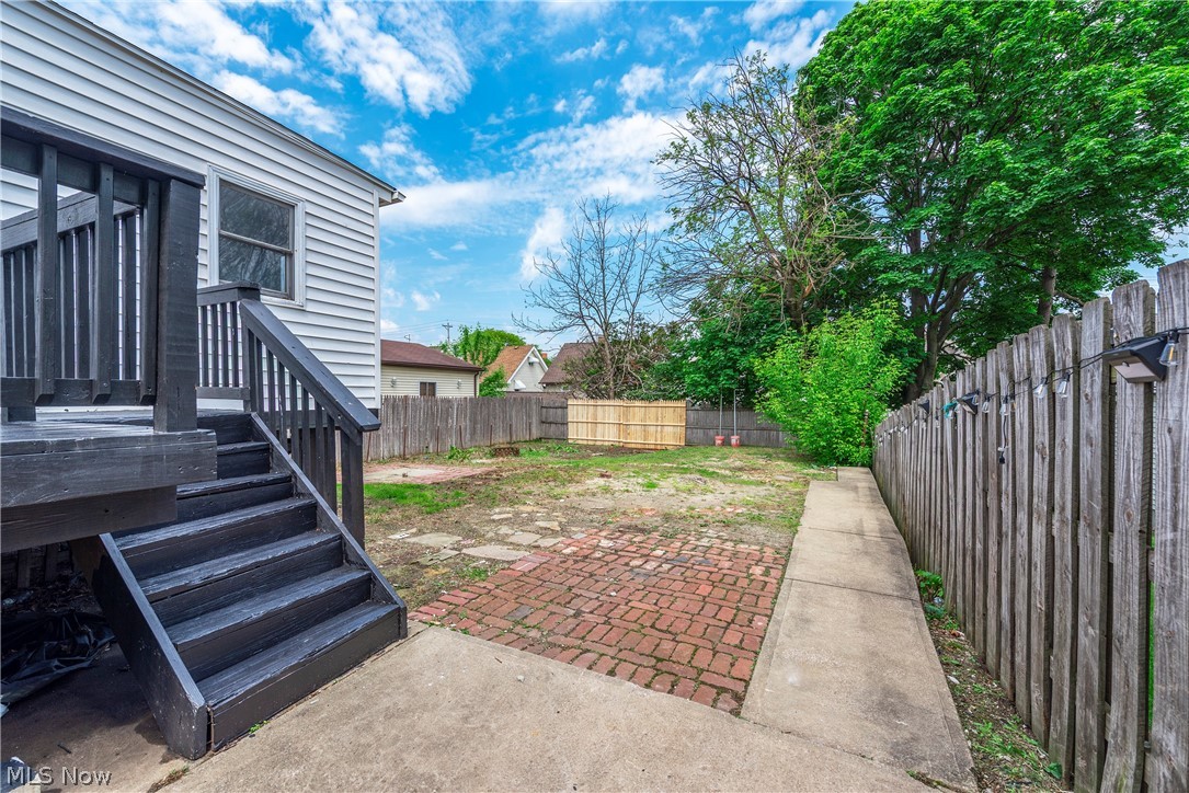 2718 Roanoke Avenue Cleveland OH 44109