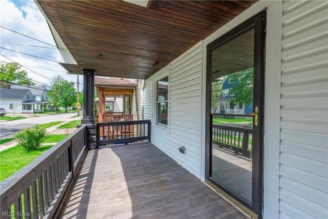 2718 Roanoke Avenue Cleveland OH 44109