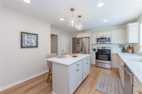783 Thelma Drive Wadsworth OH 44281