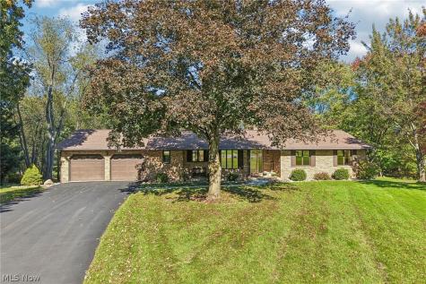 3055 Townsend Street NW Uniontown OH 44685